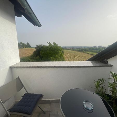 קארלובץ Vila Milka - Balkon - Besplatan Parking - Samostalna Prijava מראה חיצוני תמונה